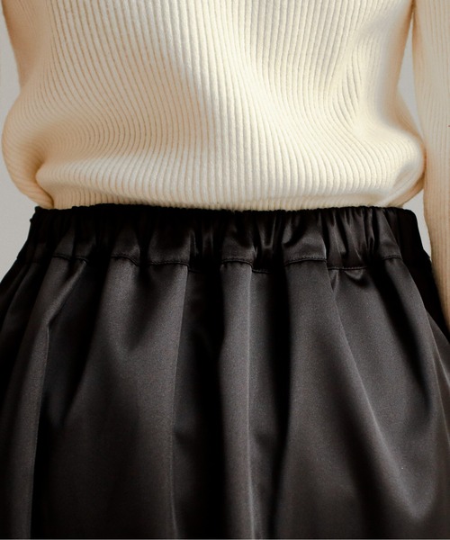 feepur（フェピュール）の「サテンマーメイドスカート（スカート・レディース・グレー系その他/グリーン/ブラック/エンジ・MEDIUM）」の13枚目の写真