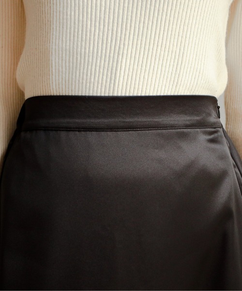 feepur（フェピュール）の「サテンマーメイドスカート（スカート・レディース・グレー系その他/グリーン/ブラック/エンジ・MEDIUM）」の7枚目の写真