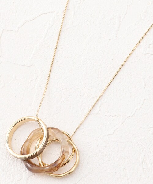 SHOO・LA・RUE（シューラルー）の「◆カスタムリングネックレス（ネックレス・レディース・ダークグリーン/ライトパープル/ダークブラウン・00）」の2枚目の写真