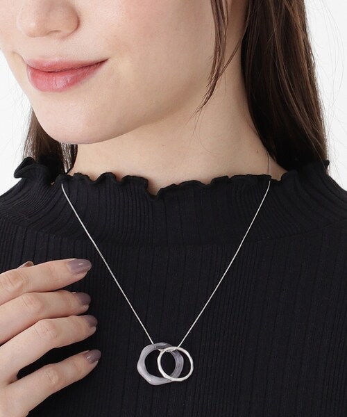 SHOO・LA・RUE（シューラルー）の「◆カスタムリングネックレス（ネックレス・レディース・ダークグリーン/ライトパープル/ダークブラウン・00）」の8枚目の写真