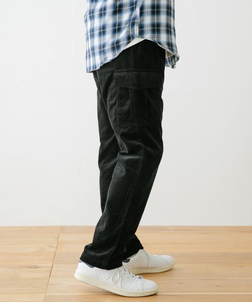 ITEMS URBANRESEARCH(アイテムズ アーバンリサーチ)の「コーデュロイ シェフカーゴパンツ(カーゴパンツ・メンズ・ベージュ/チャコールグレー/ブラック/オリーブ・MEDIUM/LARGE)」の18枚目の写真