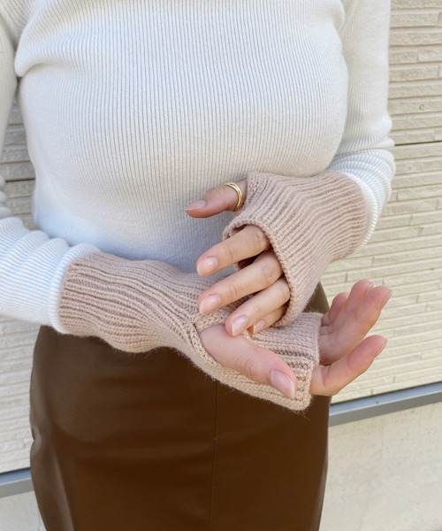CLEA（クレア）の「ニットアームウォーマー（アームカバー・レディース・ブラック/ベージュ/アイボリー/ナチュラル・FREE）」の4枚目の写真