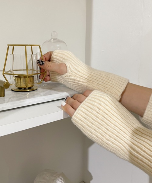 CLEA（クレア）の「ニットアームウォーマー（アームカバー・レディース・ブラック/ベージュ/アイボリー/ナチュラル・FREE）」の15枚目の写真