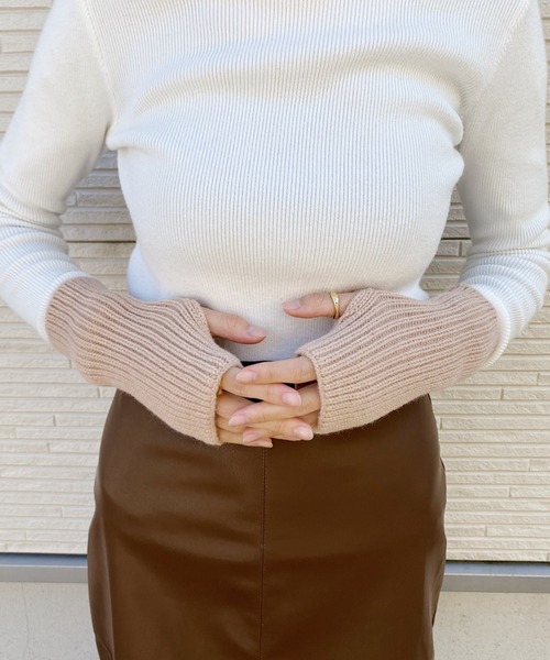 CLEA（クレア）の「ニットアームウォーマー（アームカバー・レディース・ブラック/ベージュ/アイボリー/ナチュラル・FREE）」の17枚目の写真