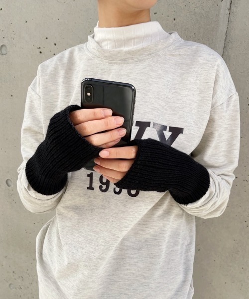 CLEA（クレア）の「ニットアームウォーマー（アームカバー・レディース・ブラック/ベージュ/アイボリー/ナチュラル・FREE）」の12枚目の写真