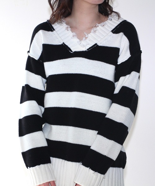 one way(ワンウェイ)の「【oneway Jeans】ボーダーブロークンVネックニット(ニット/セーター・レディース・ライトグレー/ブラック/ベージュ・FREE)」の2枚目の写真