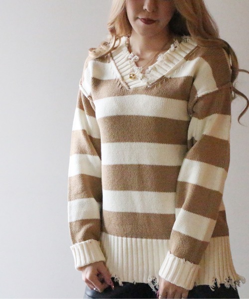 one way(ワンウェイ)の「【oneway Jeans】ボーダーブロークンVネックニット(ニット/セーター・レディース・ライトグレー/ブラック/ベージュ・FREE)」の4枚目の写真