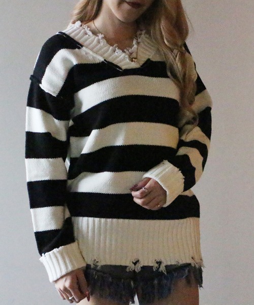 one way(ワンウェイ)の「【oneway Jeans】ボーダーブロークンVネックニット(ニット/セーター・レディース・ライトグレー/ブラック/ベージュ・FREE)」の9枚目の写真