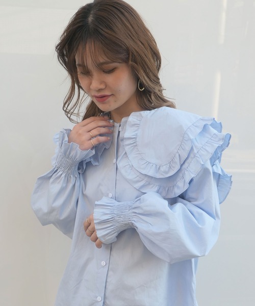 CORNERS(コーナーズ)の「ダブルフリルビッグカラーブラウス(Tシャツ/カットソー・レディース・ベージュ/ブラック/ブルー/ホワイト・M)」の4枚目の写真