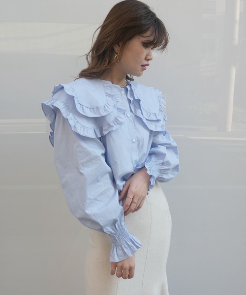 CORNERS(コーナーズ)の「ダブルフリルビッグカラーブラウス(Tシャツ/カットソー・レディース・ベージュ/ブラック/ブルー/ホワイト・M)」の5枚目の写真