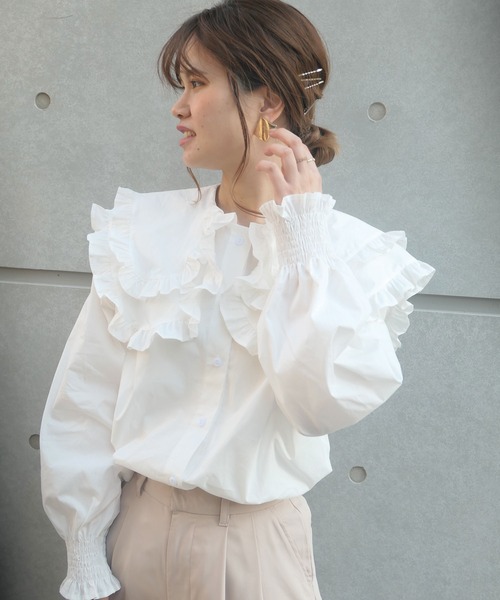 CORNERS(コーナーズ)の「ダブルフリルビッグカラーブラウス(Tシャツ/カットソー・レディース・ベージュ/ブラック/ブルー/ホワイト・M)」の11枚目の写真