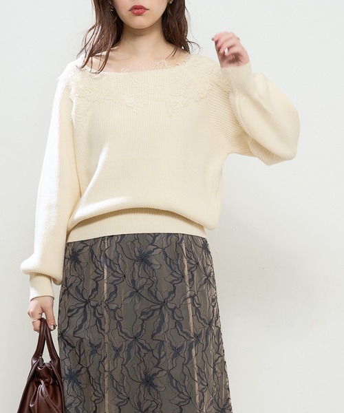 natural couture(ナチュラルクチュール)の「幅広モチーフレース畦ニット(ニット/セーター・レディース・ブラック/オフホワイト/ラベンダー/グレイッシュベージュ・FREE)」の6枚目の写真