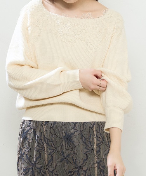 natural couture(ナチュラルクチュール)の「幅広モチーフレース畦ニット(ニット/セーター・レディース・ブラック/オフホワイト/ラベンダー/グレイッシュベージュ・FREE)」の5枚目の写真