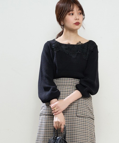 natural couture(ナチュラルクチュール)の「幅広モチーフレース畦ニット(ニット/セーター・レディース・ブラック/オフホワイト/ラベンダー/グレイッシュベージュ・FREE)」の11枚目の写真