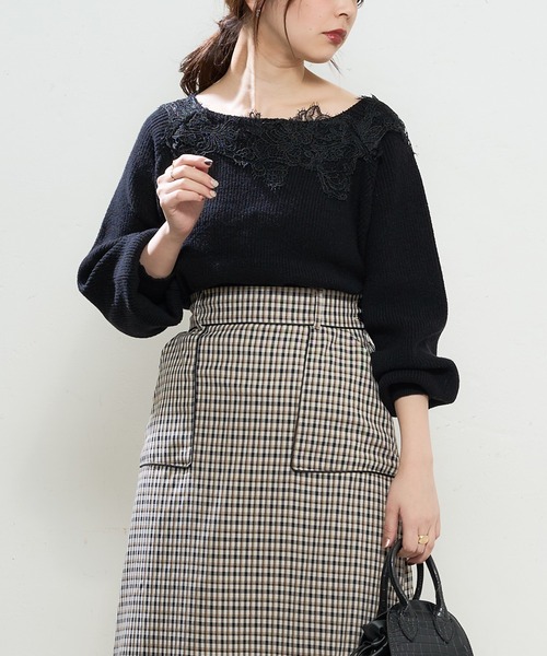 natural couture(ナチュラルクチュール)の「幅広モチーフレース畦ニット(ニット/セーター・レディース・ブラック/オフホワイト/ラベンダー/グレイッシュベージュ・FREE)」の13枚目の写真