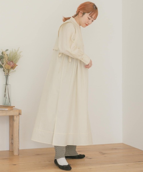 ITEMS URBANRESEARCH(アイテムズ アーバンリサーチ)の「ベストセットシャツワンピース(シャツワンピース・レディース・オフホワイト/ブルー系その他/チャコールグレー・FREE)」の4枚目の写真
