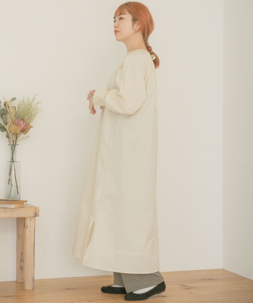 ITEMS URBANRESEARCH(アイテムズ アーバンリサーチ)の「ベストセットシャツワンピース(シャツワンピース・レディース・オフホワイト/ブルー系その他/チャコールグレー・FREE)」の17枚目の写真
