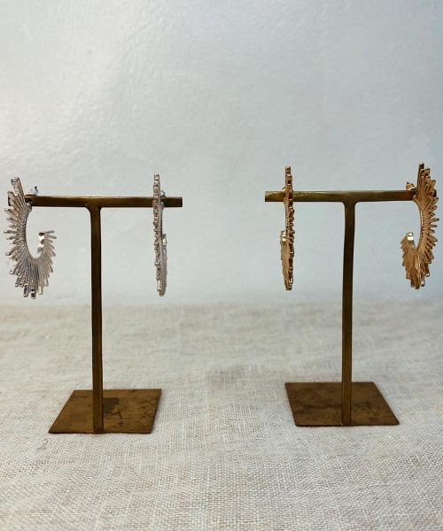 emouv by est（エモーヴバイエスト）の「emouv by est サンライズモチーフピアス（ピアス（両耳用）・レディース・ゴールド/シルバー・FREE）」の6枚目の写真