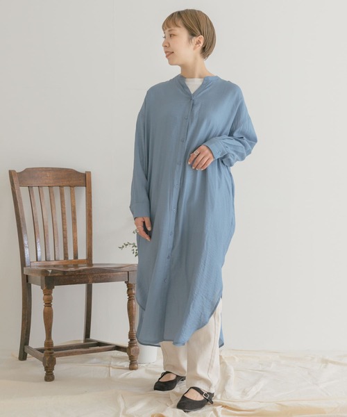 ITEMS URBANRESEARCH（アイテムズ アーバンリサーチ）の「ノーカラーロングシャツワンピース（シャツワンピース・レディース・チャコールグレー/ベージュ/パープル/ブルー・FREE）」の6枚目の写真