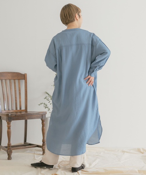 ITEMS URBANRESEARCH（アイテムズ アーバンリサーチ）の「ノーカラーロングシャツワンピース（シャツワンピース・レディース・チャコールグレー/ベージュ/パープル/ブルー・FREE）」の9枚目の写真
