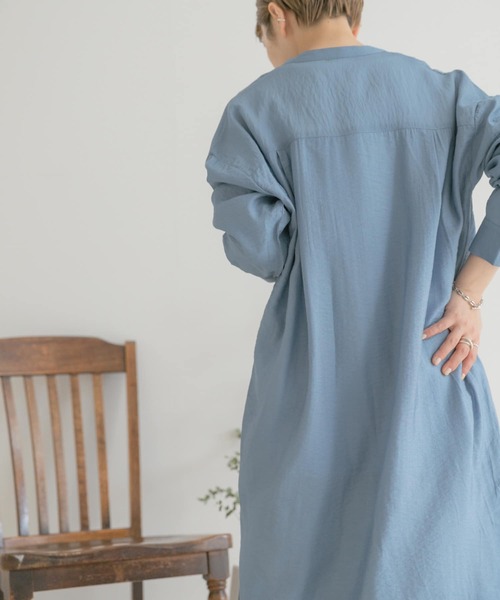 ITEMS URBANRESEARCH（アイテムズ アーバンリサーチ）の「ノーカラーロングシャツワンピース（シャツワンピース・レディース・チャコールグレー/ベージュ/パープル/ブルー・FREE）」の13枚目の写真