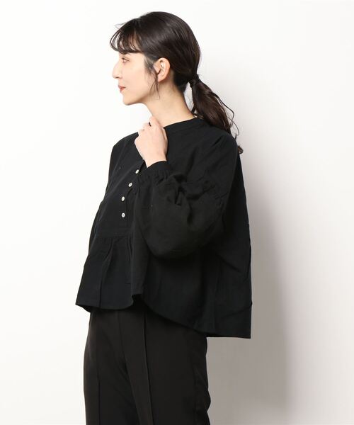 Samansa Mos2（サマンサ モスモス）の「スタンドカラーギャザーブラウス（シャツ/ブラウス・レディース・ブラック/ベージュ/オフホワイト/ピンク/ブルー・ﾌﾘ-）」の10枚目の写真