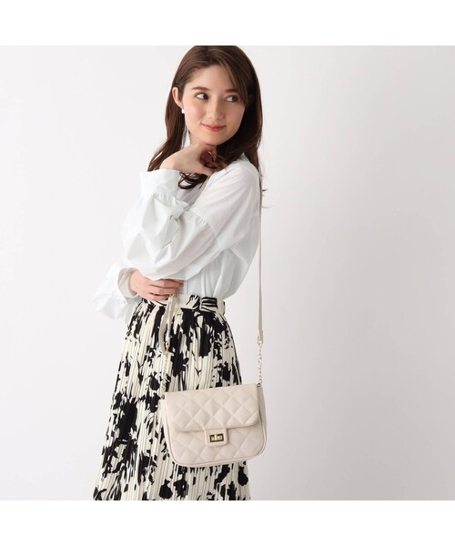 index（インデックス）の「◆キルティングバッグルバッグ（ショルダーバッグ・レディース・ブラック/オフホワイト・00）」の4枚目の写真