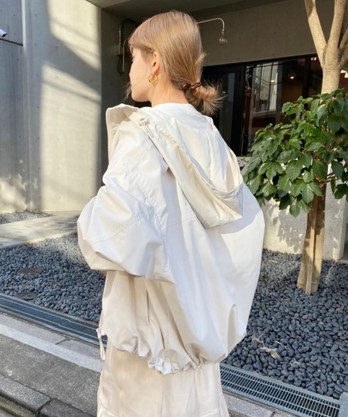 one after another NICE CLAUP(ワンアフターアナザーナイスクラップ)の「ユーティリティマウンテンパーカー(マウンテンパーカー・レディース・アイボリー/ブラック・FREE)」の19枚目の写真