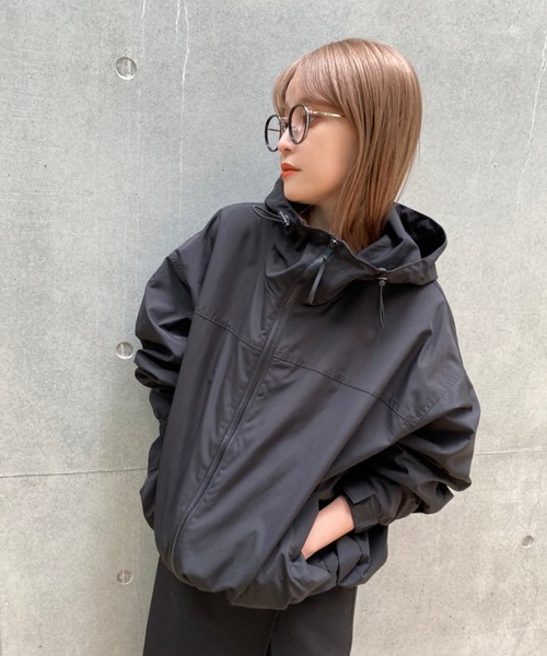 one after another NICE CLAUP(ワンアフターアナザーナイスクラップ)の「ユーティリティマウンテンパーカー(マウンテンパーカー・レディース・アイボリー/ブラック・FREE)」の21枚目の写真