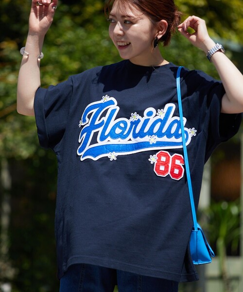 FREAK'S STORE（フリークスストア）の「FREAK'S STORE/フリークスストア フェルトロゴ  フラワー刺繍TEE/サガラ/刺繍/チームロゴ/花柄（Tシャツ/カットソー・メンズ・ホワイト/ブラック/グレー/アッシュグレー/グリーン/ネイビー・SMALL/MEDIUM/LARGE）」の6枚目の写真