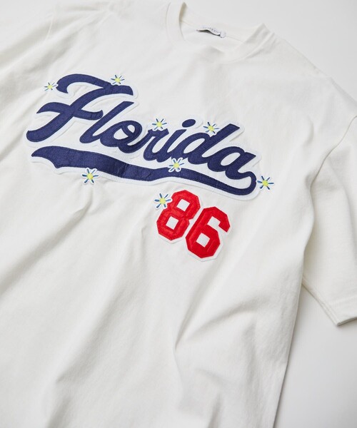 FREAK'S STORE（フリークスストア）の「FREAK'S STORE/フリークスストア フェルトロゴ  フラワー刺繍TEE/サガラ/刺繍/チームロゴ/花柄（Tシャツ/カットソー・メンズ・ホワイト/ブラック/グレー/アッシュグレー/グリーン/ネイビー・SMALL/MEDIUM/LARGE）」の18枚目の写真