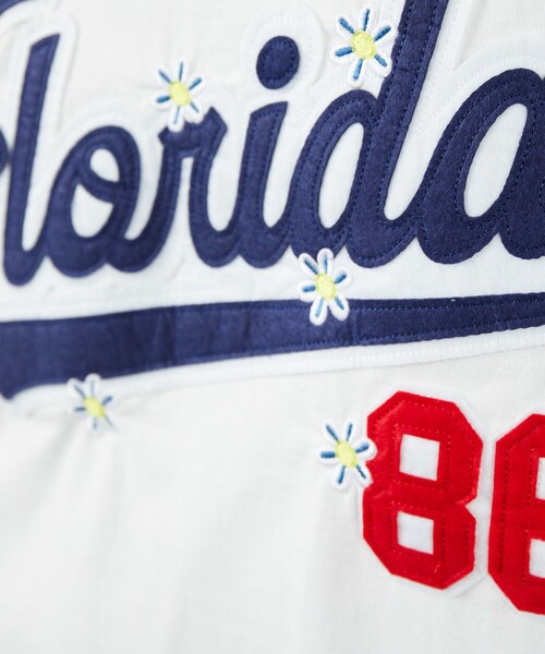 FREAK'S STORE（フリークスストア）の「FREAK'S STORE/フリークスストア フェルトロゴ  フラワー刺繍TEE/サガラ/刺繍/チームロゴ/花柄（Tシャツ/カットソー・メンズ・ホワイト/ブラック/グレー/アッシュグレー/グリーン/ネイビー・SMALL/MEDIUM/LARGE）」の20枚目の写真