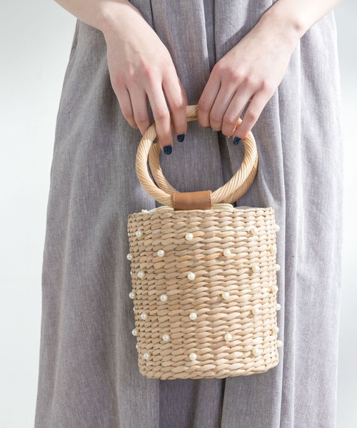 F by ROSSO(エフバイロッソ)の「F by ROSSO パールカゴバッグ(かごバッグ・レディース・ナチュラル・-)」の4枚目の写真