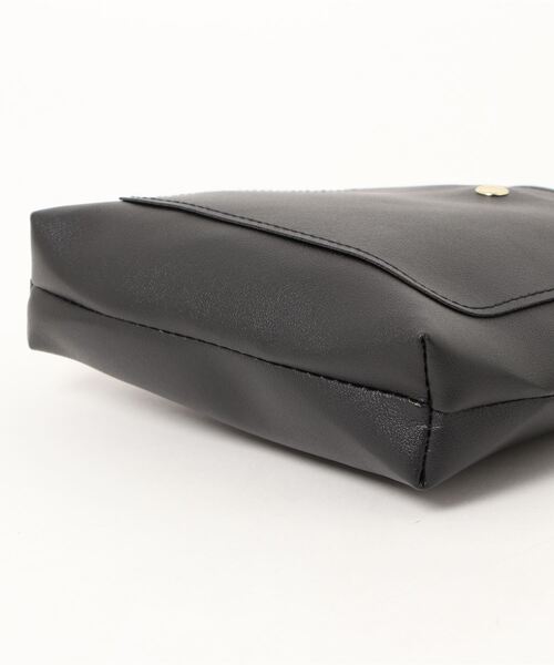 florist(フローリスト)の「【2WAY】PUレザーのシンプルミニポシェット(ショルダーバッグ・レディース・ホワイト/ベージュ/キャメル/ブラック・FREE)」の17枚目の写真