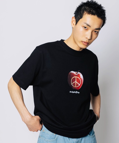 FTW(エフティダブリュー)の「APPLE S/S TEE(Tシャツ/カットソー・メンズ・ホワイト/ブラック・MEDIUM/LARGE)」の8枚目の写真