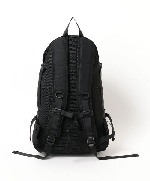 Ray BEAMS(レイビームス)の「【WEB限定】DANTON / ナイロンツイル バックパック MONT FARON 27(バックパック/リュック・レディース・ブラック/ベージュ・ONE SIZE)」の6枚目の写真