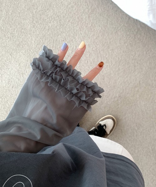 meJane（ミージェーン）の「異素材チュールスリーブドッキングロングＴシャツ（Tシャツ/カットソー・レディース・ヘザーグレー/グレイッシュベージュ・FREE）」の2枚目の写真