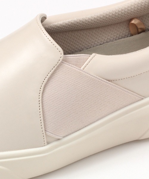 studio CLIP(スタディオクリップ)の「ラクラクスリッポンスニーカー(スニーカー・レディース・ブラック/ライトグレー/ブラウン/アイボリー・X-LARGE/MEDIUM/LARGE)」の13枚目の写真