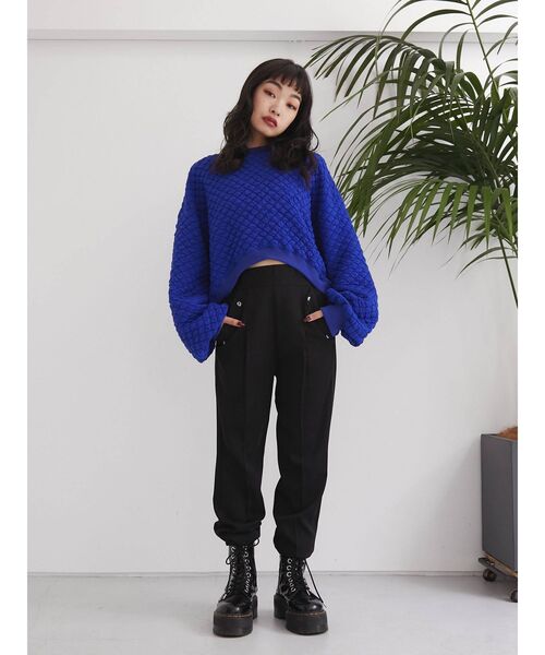jouetie(ジュエティ)の「キルティングショートトップス(スウェット・レディース・ブラック/ブルー/その他1・MEDIUM)」の16枚目の写真