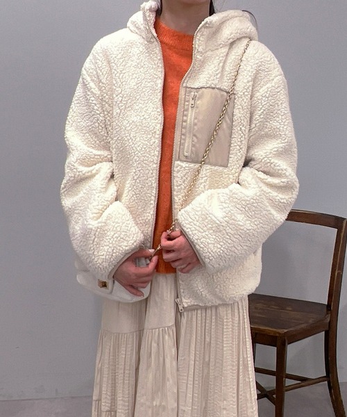 un dix cors（アンディコール）の「プチプラが嬉しい　フードボアブルゾン（ブルゾン・レディース・アイボリー/モカ・FREE）」の2枚目の写真