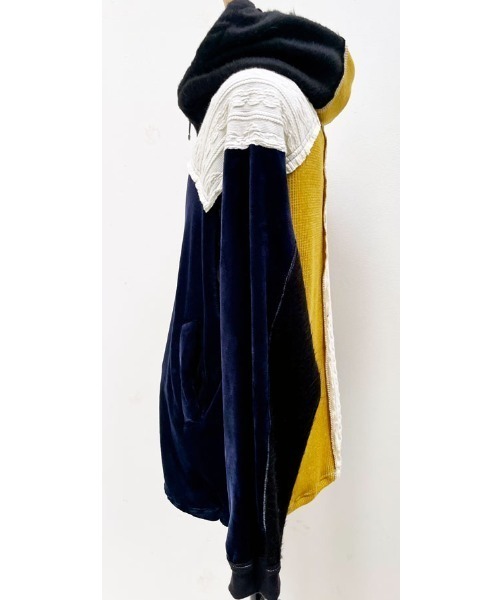 FranCisT_MOR.K.S.（フランシストモークス）の「FranCisT_MOR.K.S./フランシスト モークス/HYBRID 17 Switching P/W Bomber Hoodie Jacket（パーカー・メンズ・ホワイト/レッド・3/4/2）」の19枚目の写真