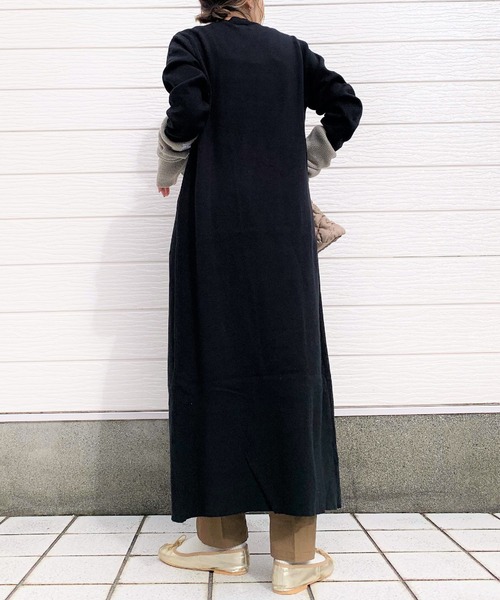 Q（キュー）の「カーブスリット チュニック（チュニック・レディース・ブラック/グレイッシュベージュ・MEDIUM）」の3枚目の写真