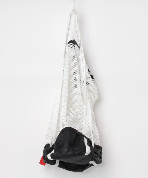 Y-3(ワイスリー)の「トートバッグ(トートバッグ・メンズ・ブラック×ホワイト・ONE SIZE)」の2枚目の写真