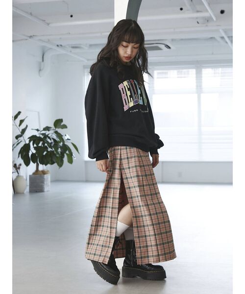 jouetie(ジュエティ)の「サテンロゴBIGプルオーバー【スウェット】(スウェット・レディース・ブルー/オフホワイト/ブラック・MEDIUM)」の16枚目の写真