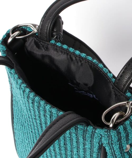 X-girl(エックスガール)の「STRIPED 2WAY MINI SHOULDER BAG(ショルダーバッグ・レディース・ブラック/グリーン/ホワイト・ONE SIZE)」の9枚目の写真