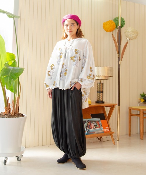 チャイハネ（チャイハネ）の「【チャイハネ】花刺繍トップス（その他トップス・レディース・ホワイト/オレンジ/ブラック・FREE）」の10枚目の写真