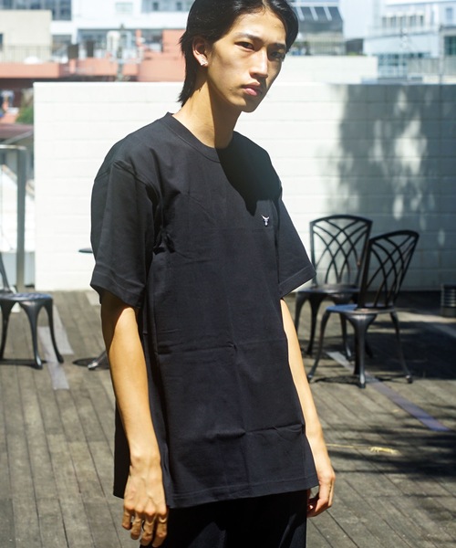HANES(ヘインズ)の「【Hanes/ヘインズ】BEEFY ビーフィー ワンポイントワッペン Tシャツ(Tシャツ/カットソー・メンズ・グレー/ブラック/ネイビー/ホワイト・LARGE/X-LARGE/SMALL/MEDIUM)」の2枚目の写真