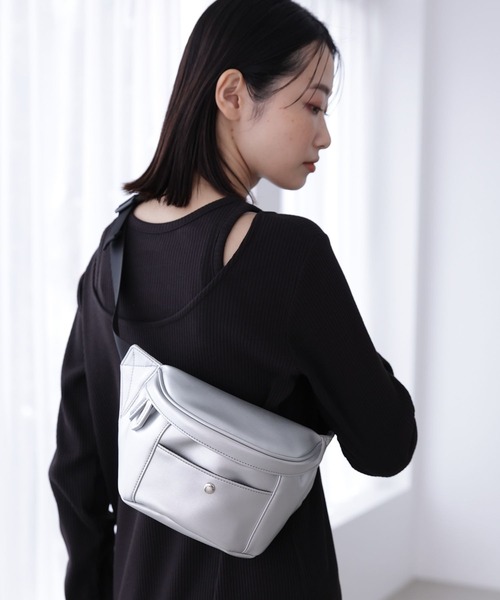 LEMAIRE ボディバッグ ホワイト レザー LEMAIRE ボディバッグ ホワイト レザー