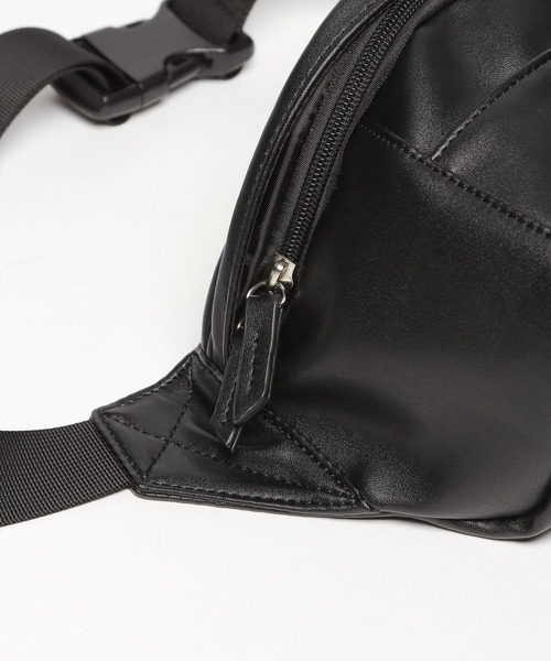 LAKOLE（ラコレ）の「フェイクレザーボディバッグ / 183126（ボディバッグ/ウエストポーチ・レディース・ブラック/ホワイト/シルバー・FREE）」の21枚目の写真