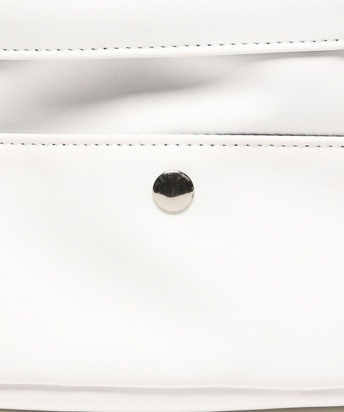LAKOLE（ラコレ）の「フェイクレザーボディバッグ / 183126（ボディバッグ/ウエストポーチ・レディース・ブラック/ホワイト/シルバー・FREE）」の17枚目の写真